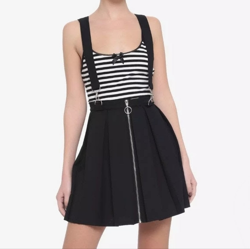 Hot Topic Pleated Black Skirt With Zipper Front with Suspenders Size Medium
